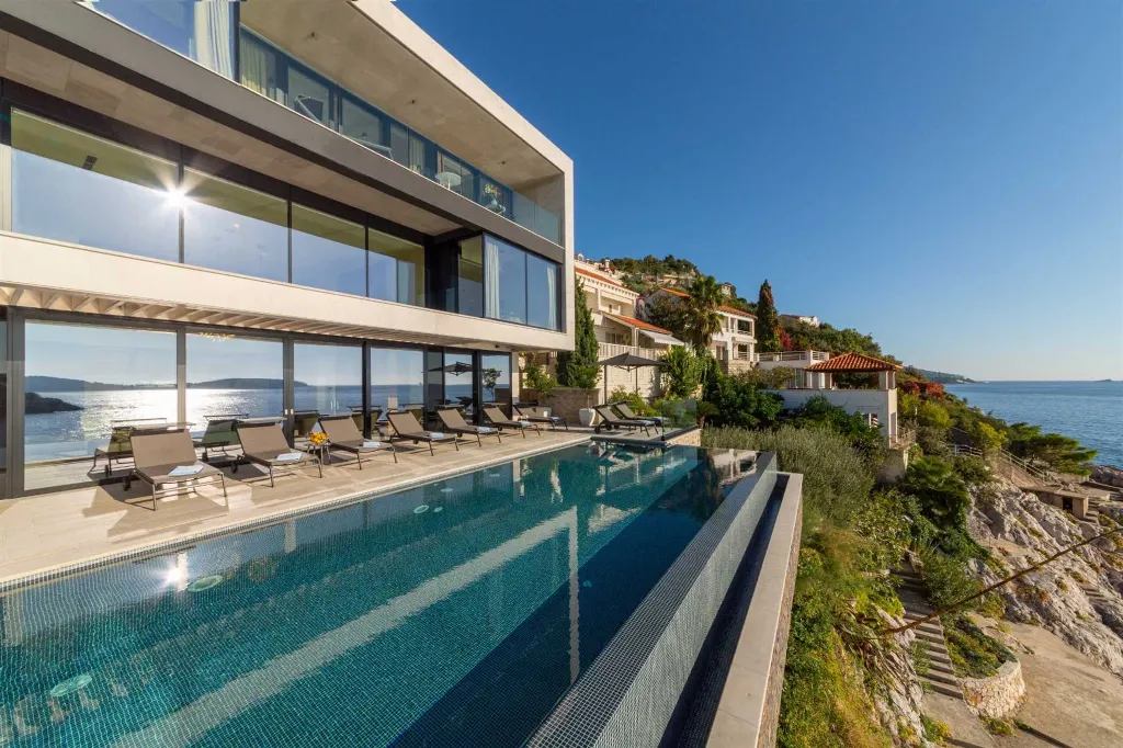 Contemporary Seafront Villa with Pool in Dubrovnik