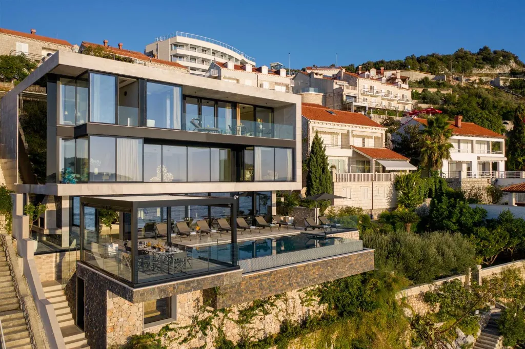 Contemporary Seafront Villa with Pool in Dubrovnik
