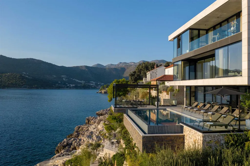 Contemporary Seafront Villa with Pool in Dubrovnik