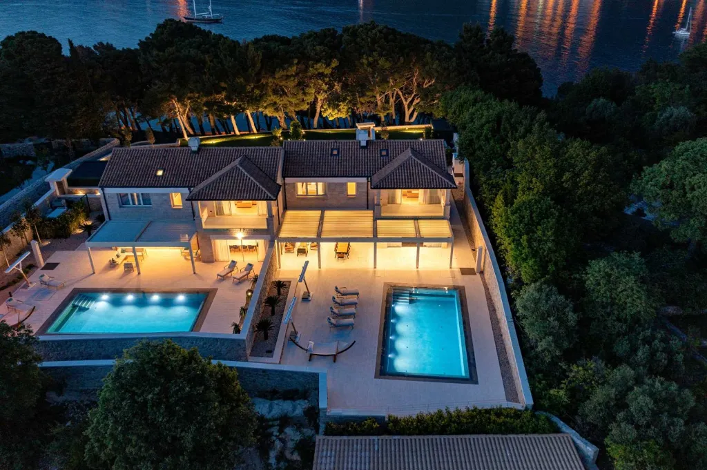 Contemporary Villa With Pool in Dubrovnik