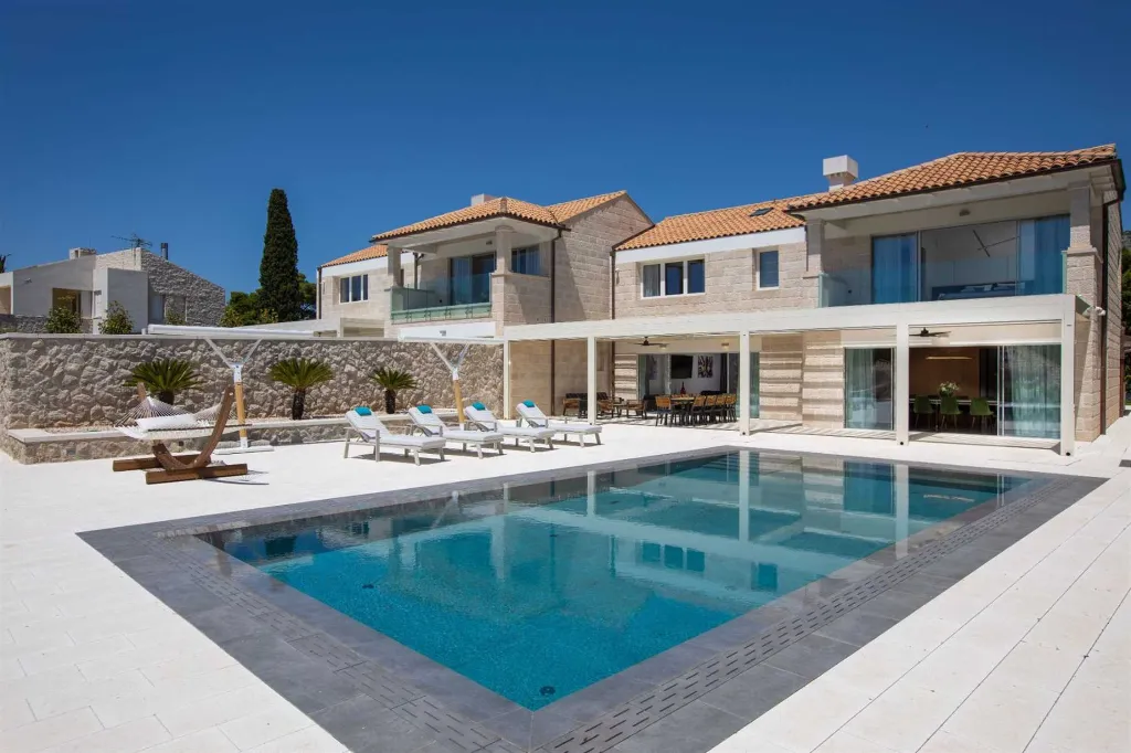 Contemporary Villa With Pool in Dubrovnik