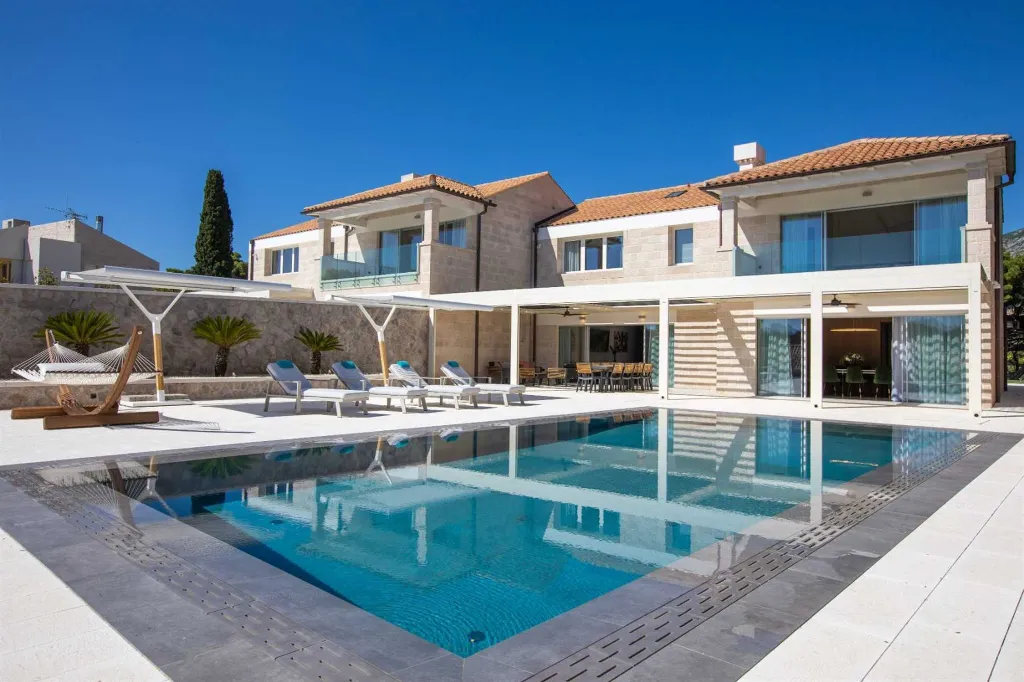 Contemporary Villa With Pool in Dubrovnik