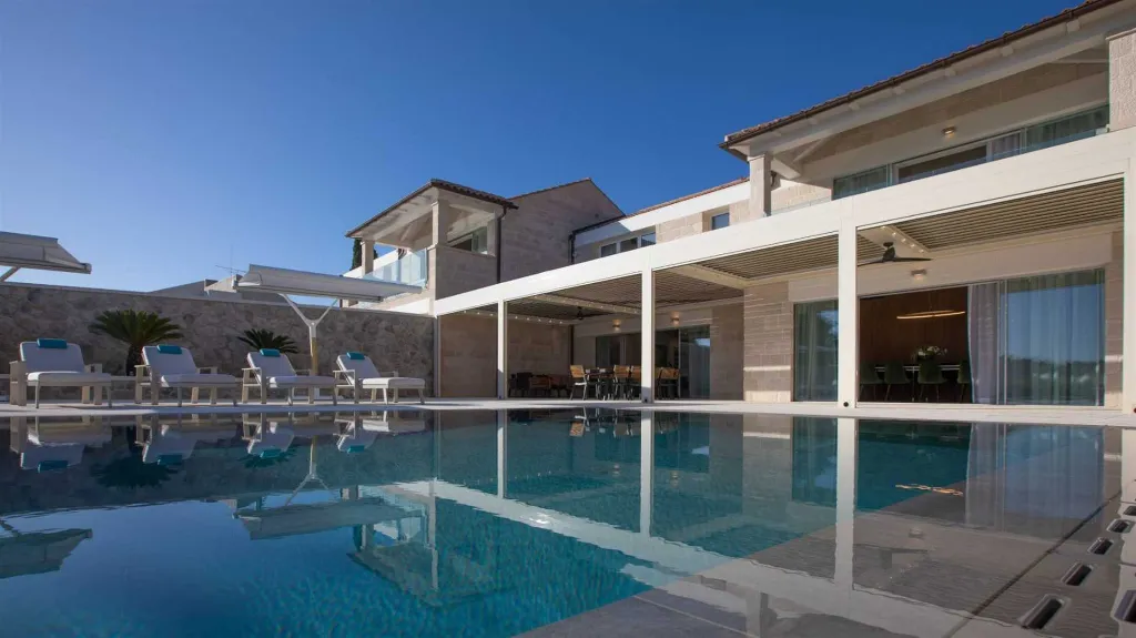 Contemporary Villa With Pool in Dubrovnik