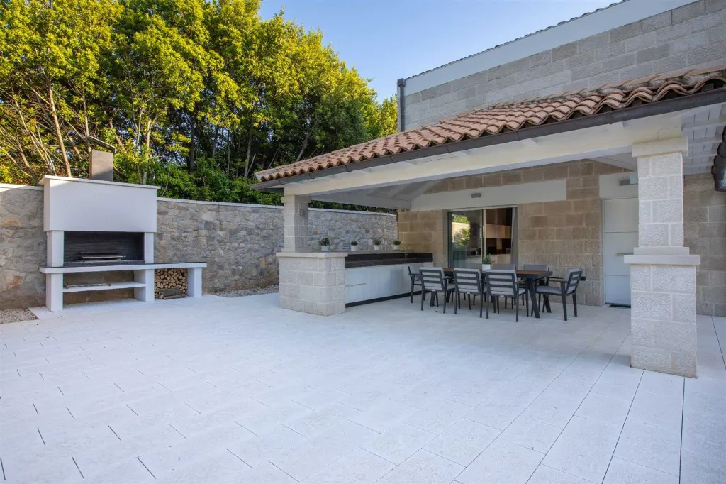 Contemporary Villa With Pool in Dubrovnik