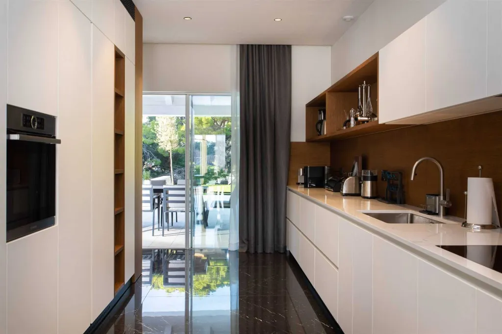 Contemporary Villa With Pool in Dubrovnik