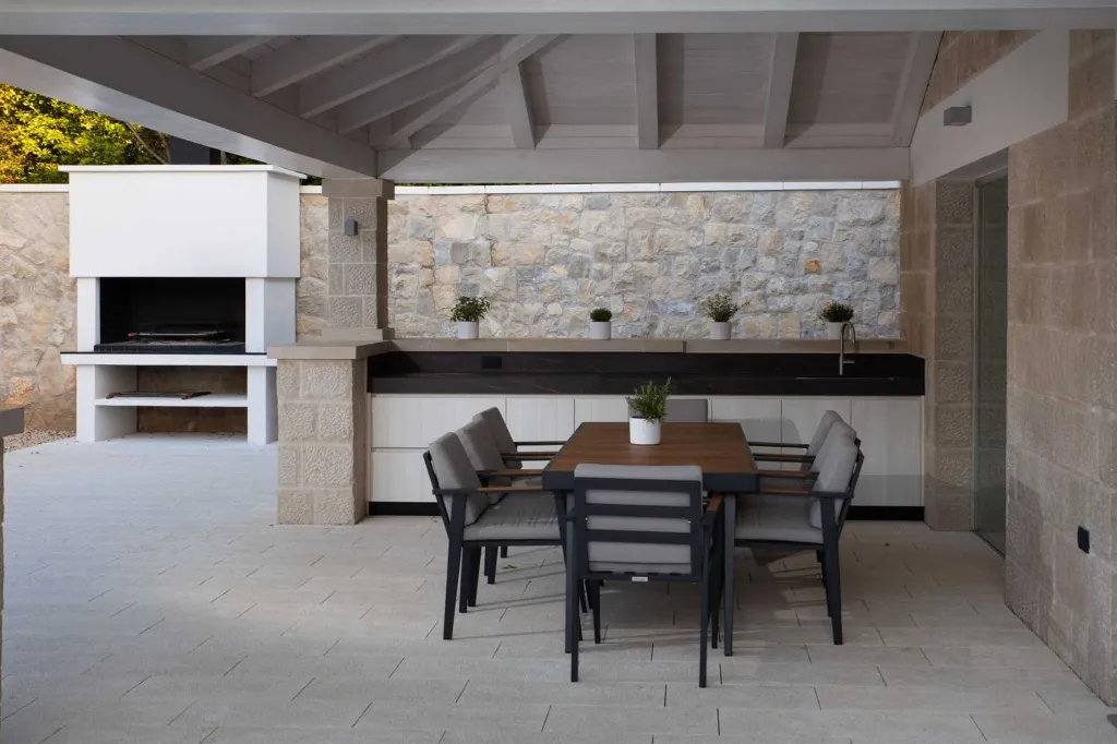 Contemporary Villa With Pool in Dubrovnik