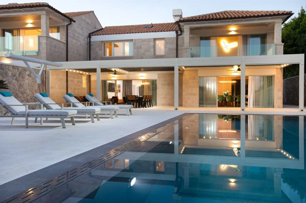 Contemporary Villa With Pool in Dubrovnik