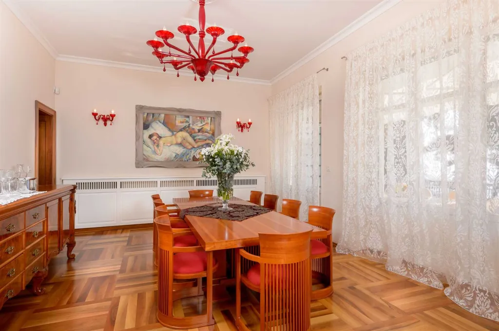 Classic Heritage Villa with Pool in Split