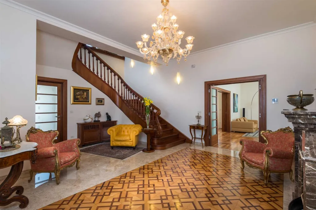 Classic Heritage Villa with Pool in Split