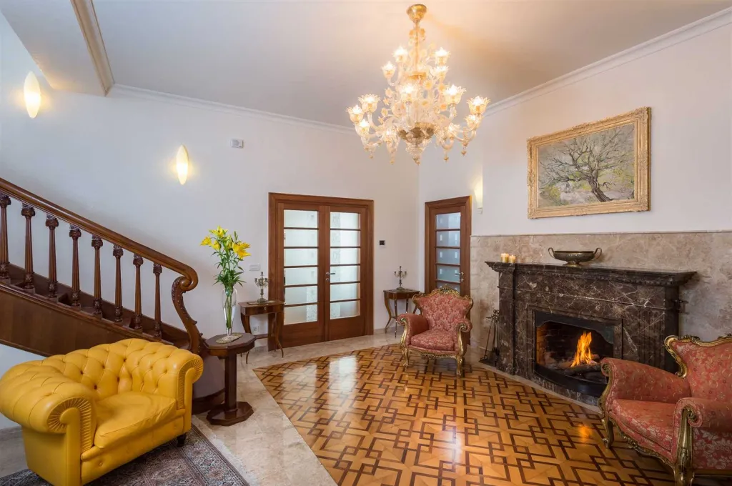 Classic Heritage Villa with Pool in Split