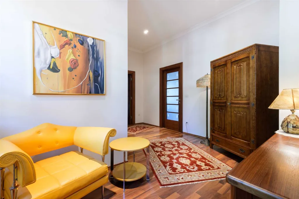 Classic Heritage Villa with Pool in Split
