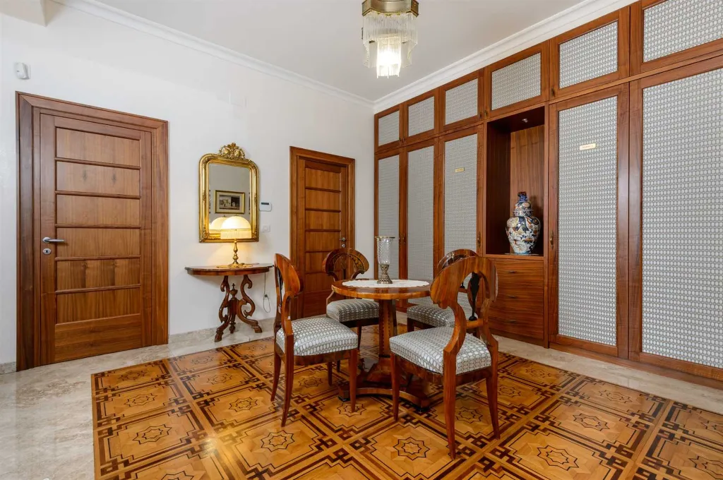 Classic Heritage Villa with Pool in Split