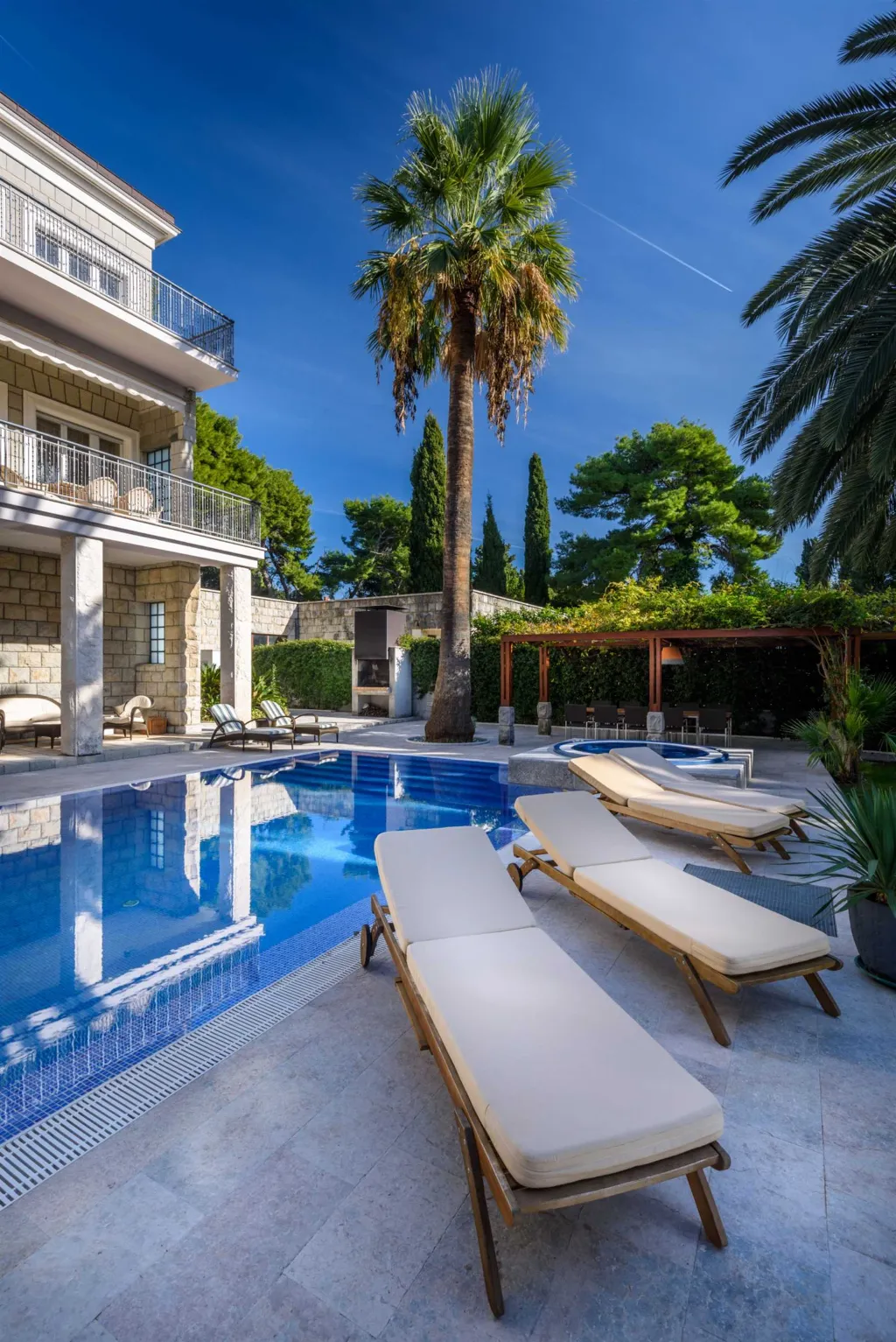Classic Heritage Villa with Pool in Split