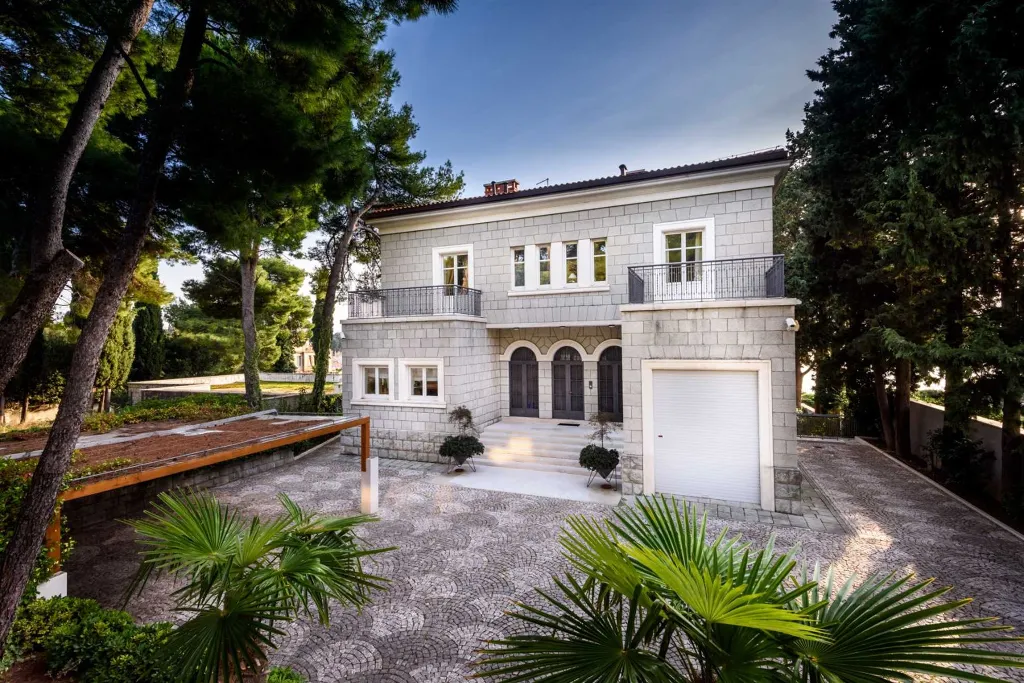 Classic Heritage Villa with Pool in Split