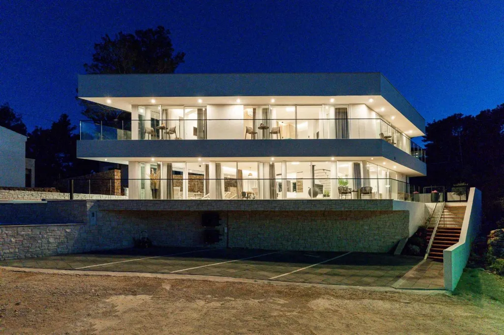 Modern Seaside Villa with Heated Pool in Hvar