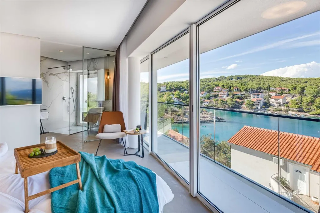 Modern Seaside Villa with Heated Pool in Hvar