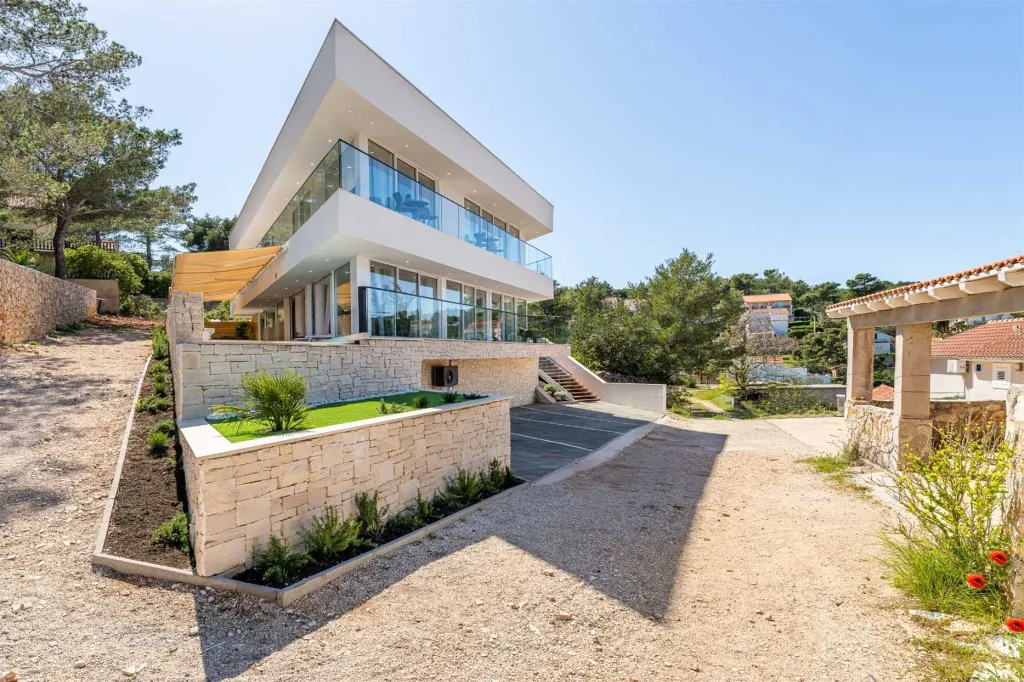 Modern Seaside Villa with Heated Pool in Hvar
