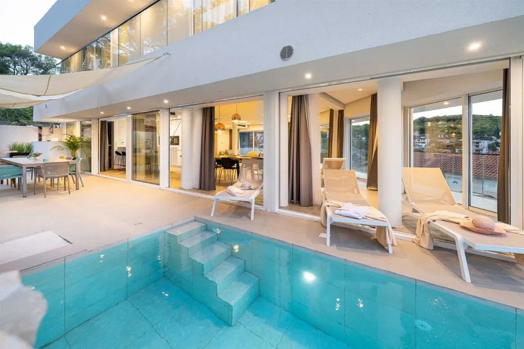 Modern Seaside Villa with Heated Pool in Hvar