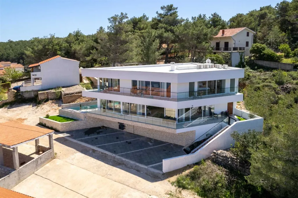Modern Seaside Villa with Heated Pool in Hvar
