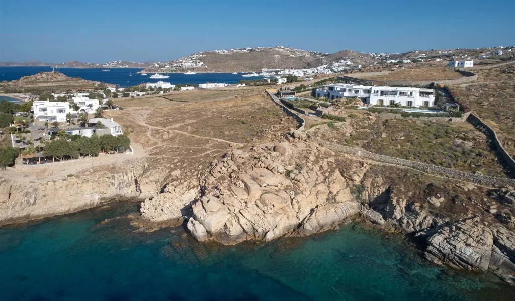 Seafront Villa with Pool and 8 Bedrooms in Mykonos