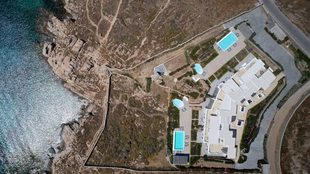 Seafront Villa with Pool and 8 Bedrooms in Mykonos