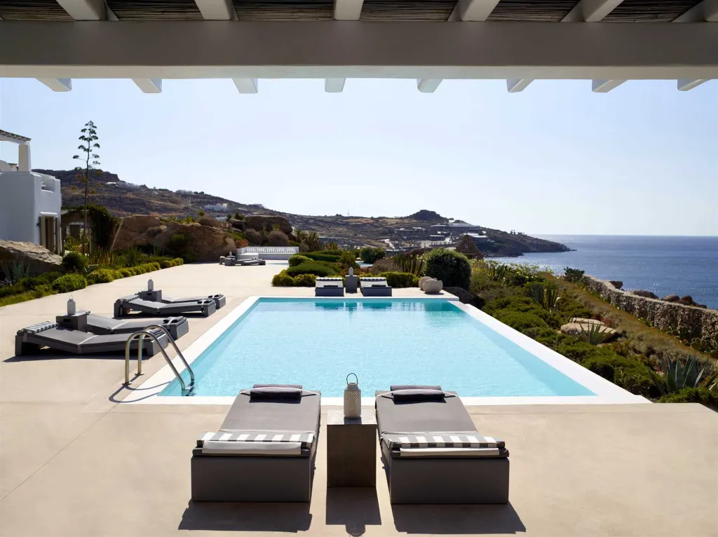 Seafront Villa with Pool and 8 Bedrooms in Mykonos