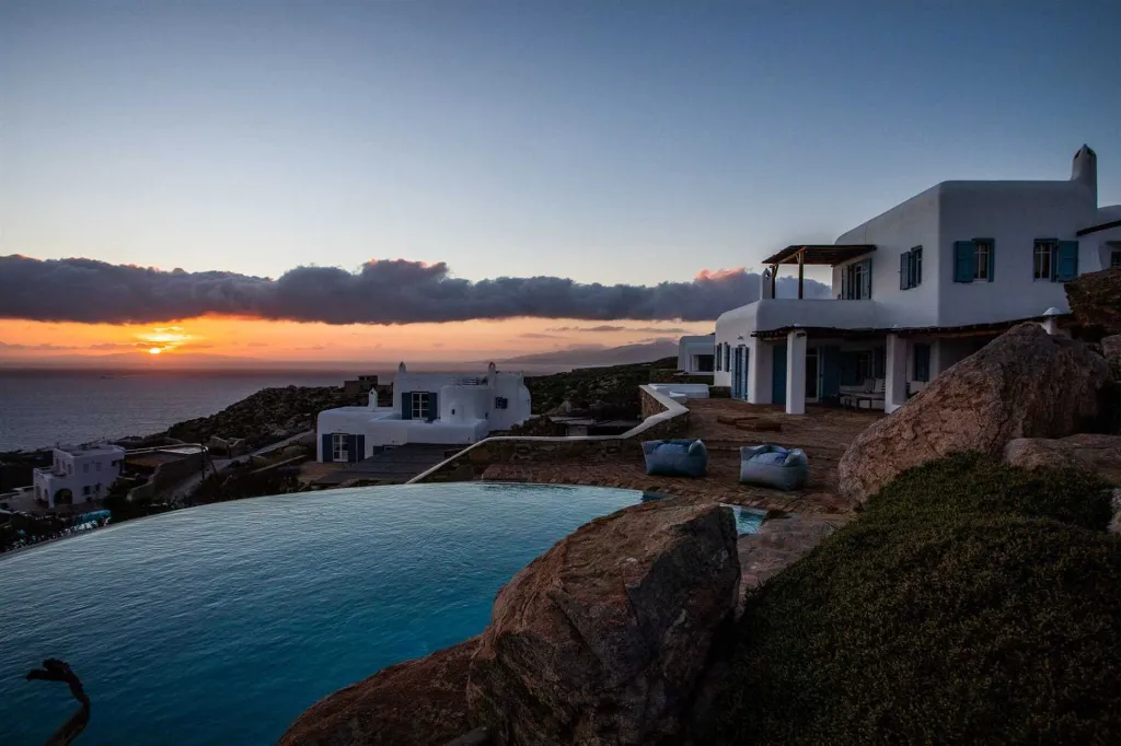 Seaview Infinity Villa with Pool in Mykonos