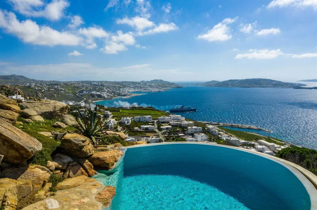 Seaview Infinity Villa with Pool in Mykonos