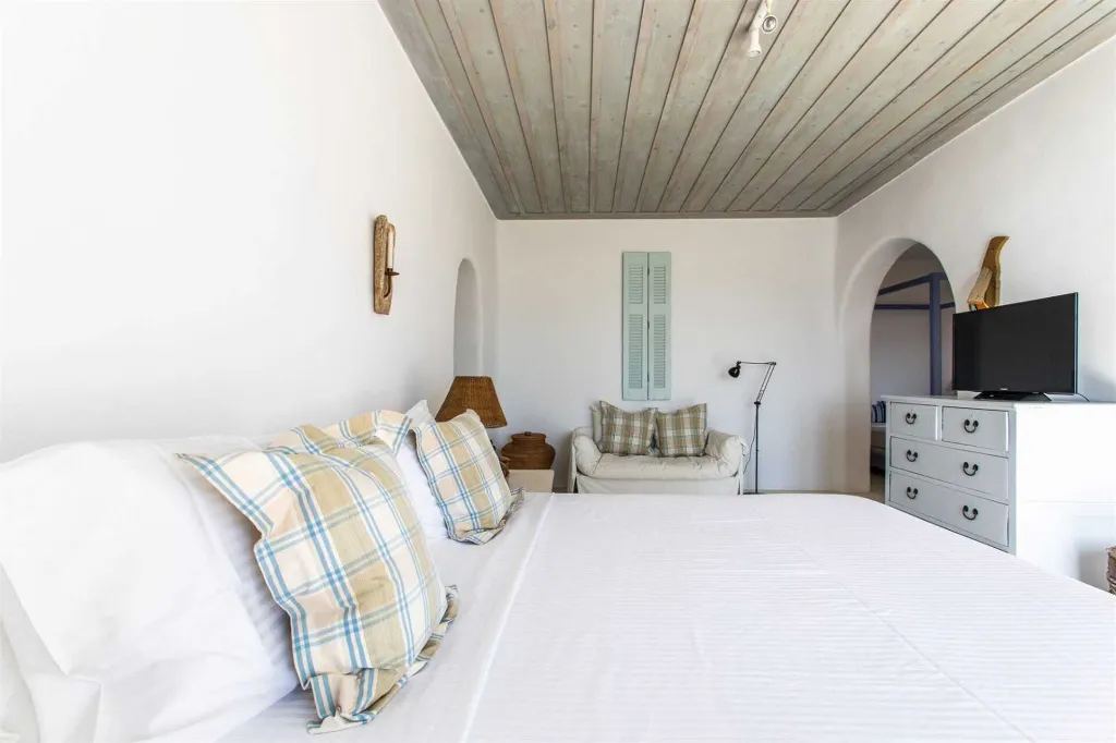 Seaview Infinity Villa with Pool in Mykonos