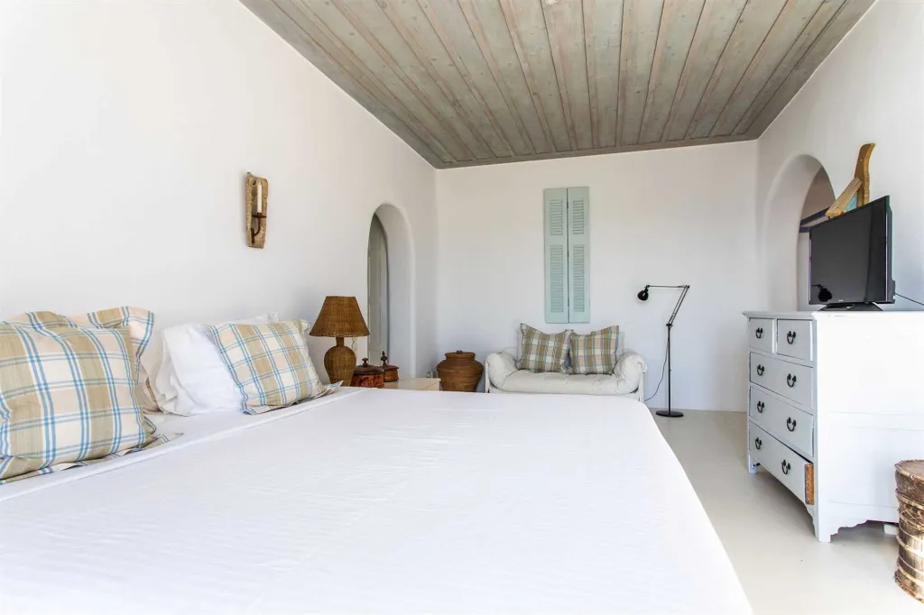 Seaview Infinity Villa with Pool in Mykonos