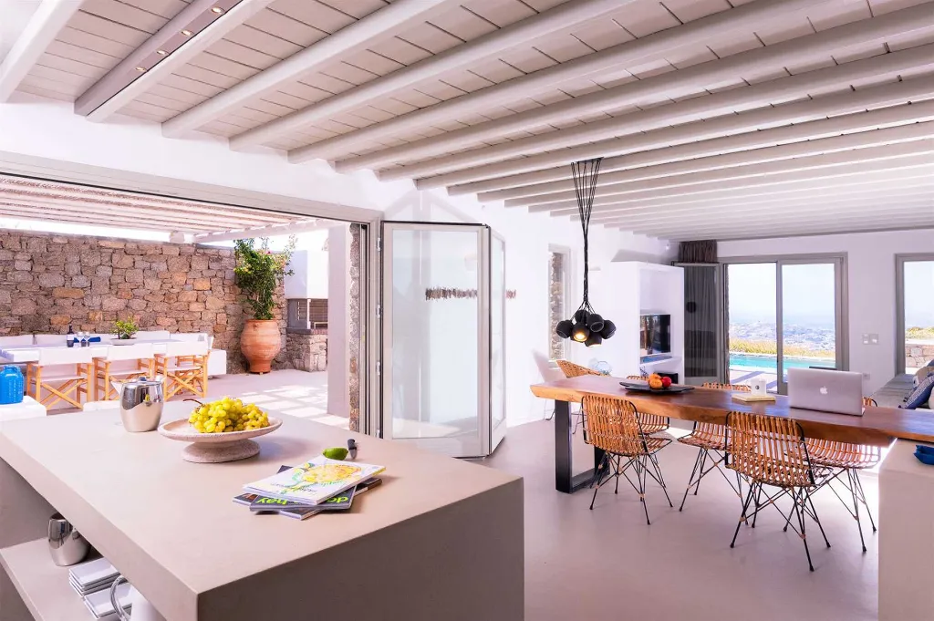 Elegant 3-Bedroom Villa with Private Pool in Mykonos