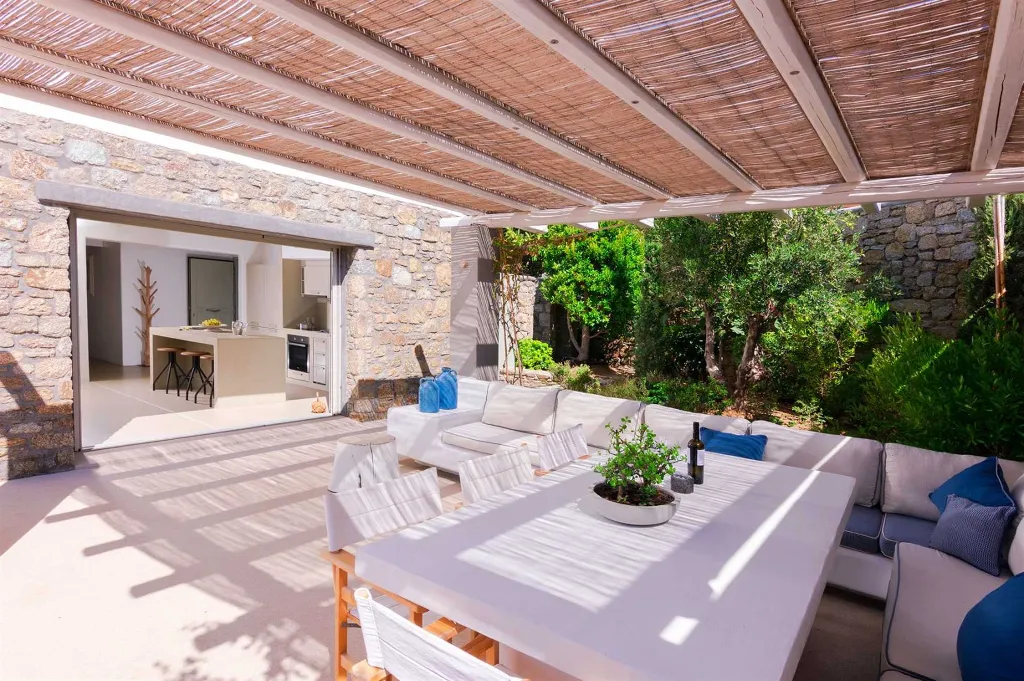 Elegant 3-Bedroom Villa with Private Pool in Mykonos