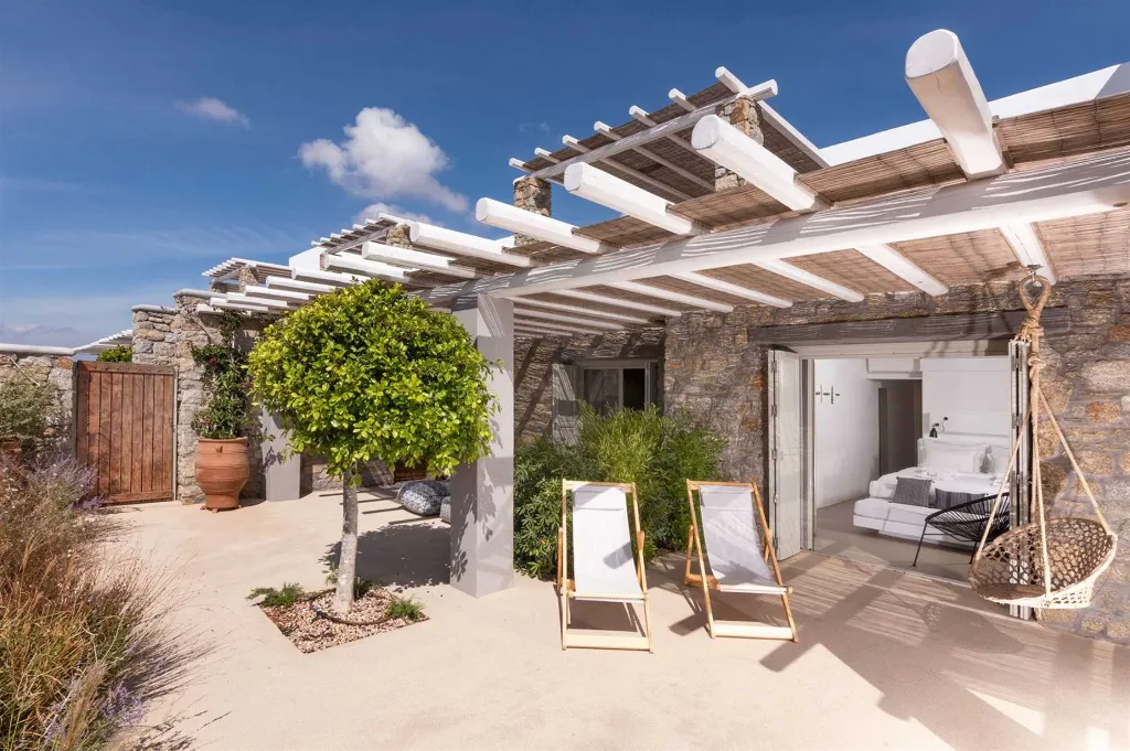 Elegant 3-Bedroom Villa with Private Pool in Mykonos