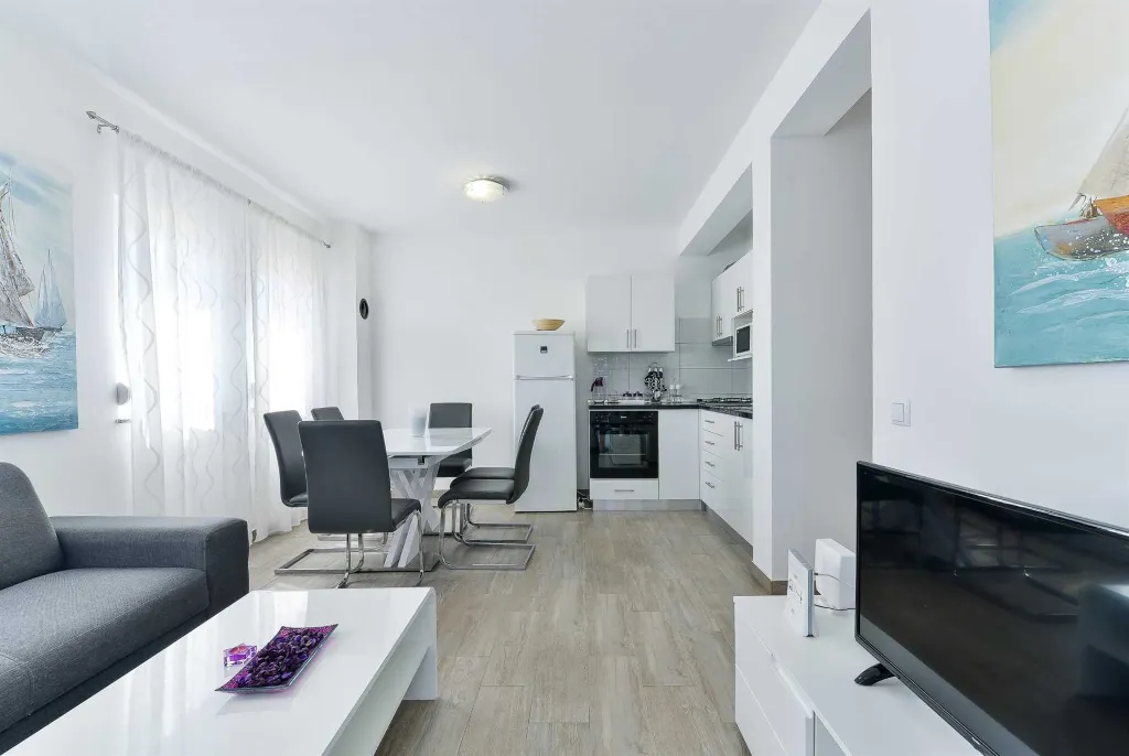Sea-View 3-Bedroom Apartment with Balcony in Vir