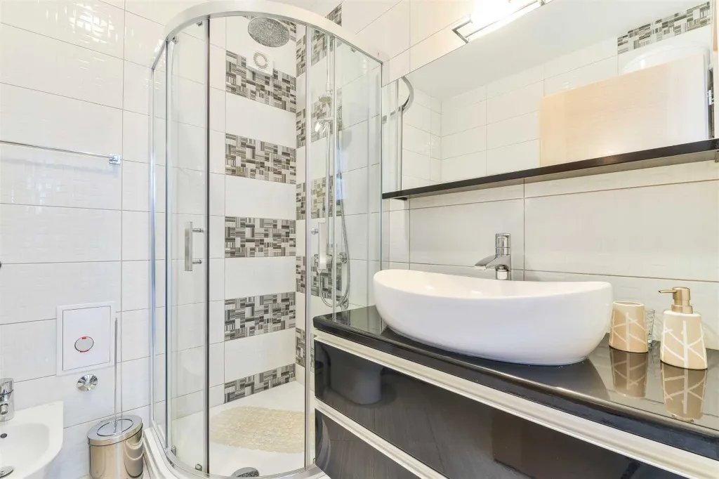 Vir Sea-View Apartment for Up to 6 Guests