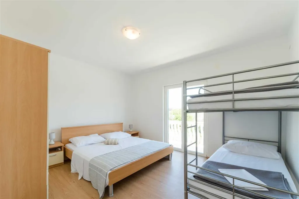 Bibinje 3-Bedroom Apartment with Swimming Pool