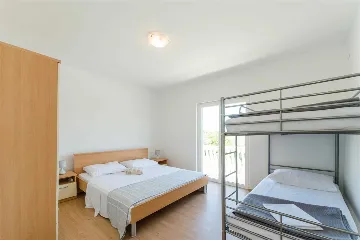 Bibinje 3-Bedroom Apartment with Swimming Pool
