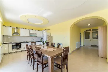 Bibinje 3-Bedroom Apartment with Swimming Pool