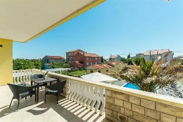 Bibinje 3-Bedroom Apartment with Swimming Pool