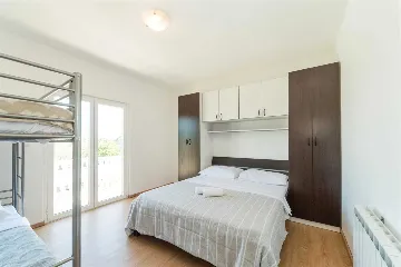 Bibinje 3-Bedroom Apartment with Swimming Pool