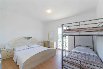 Bibinje 3-Bedroom Apartment with Swimming Pool