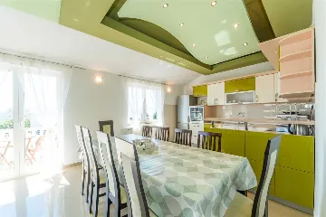 Bibinje 4-Bedroom Apartment with Shared Swimming Pool