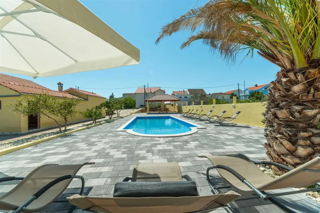 Apartment with Swimming Pool in Bibinje for 4 Guests