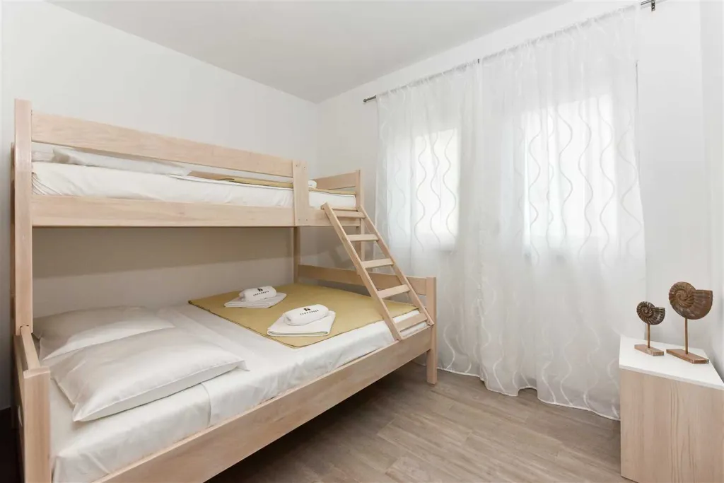 Vir Apartment for Up to 8 Guests with Sea View