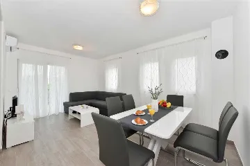 Vir Apartment for Up to 8 Guests with Sea View