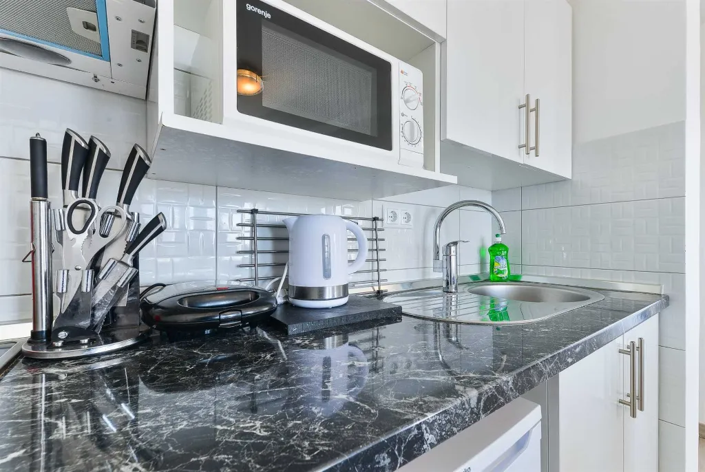3-Bedroom Apartment with Sea View in Vir