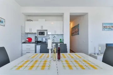 3-Bedroom Apartment with Sea View in Vir