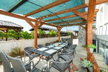 3-Bedroom Apartment with Sea View in Vir