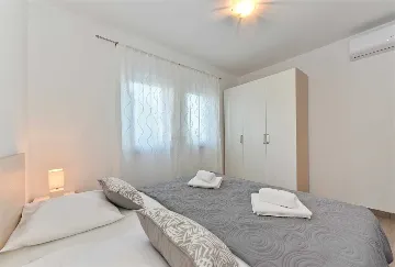 3-Bedroom Apartment with Sea View in Vir