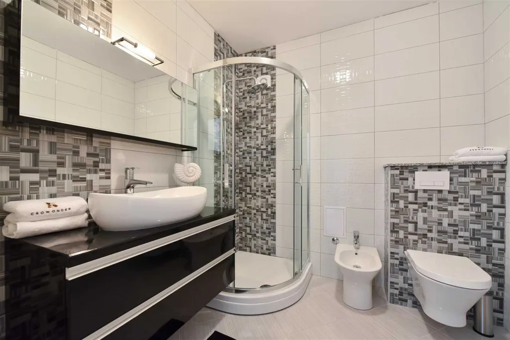 3-Bedroom Apartment with Sea View in Vir